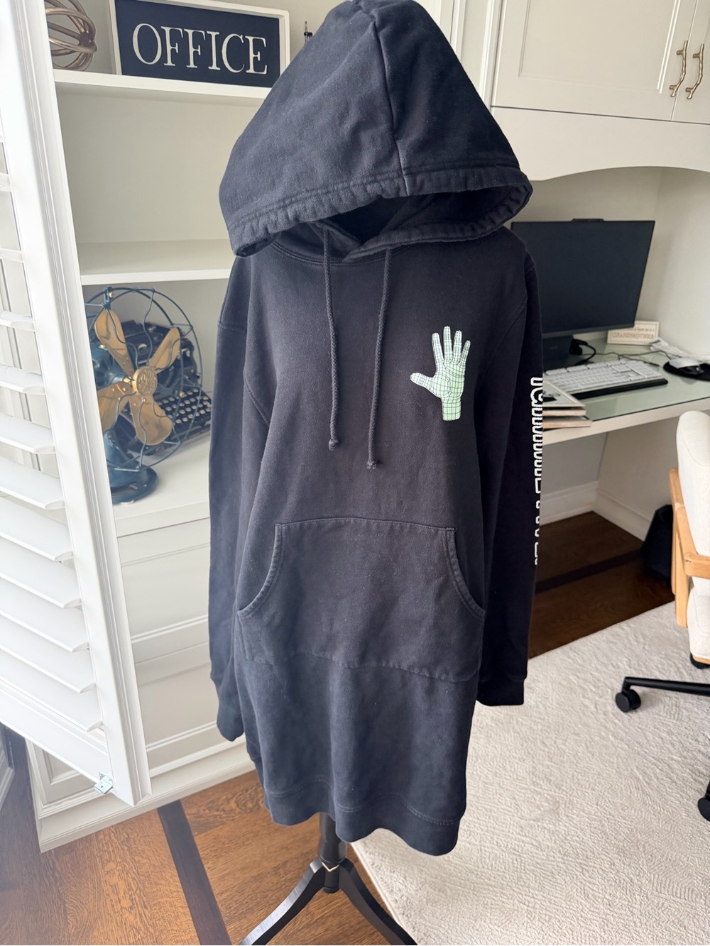 ASHLEY WILLIAMS Gimme Five Black Sweatshirt Dress Women’s Size Medium Oversized